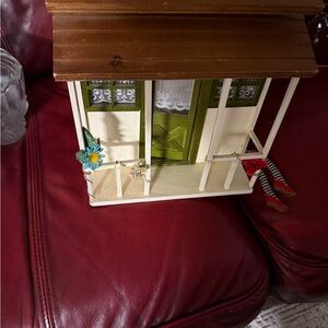 Decorative Madame Alexander Doll house 
Wizard of Oz